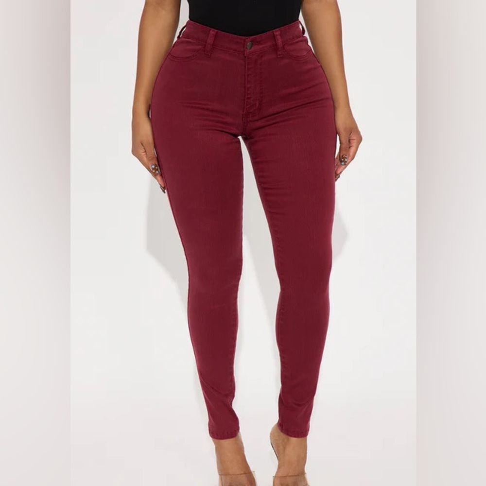 Classic Mid Waist Stretch Skinny Jeans NEW 🏷️